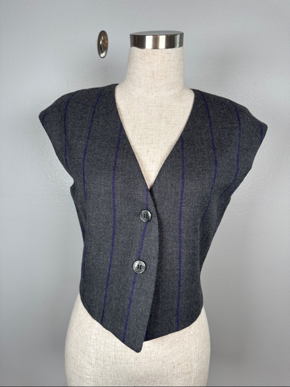 Classiques for Nordstrom  90’s Charcoal Pinstripe Button Fitted Wool Waistcoat 6